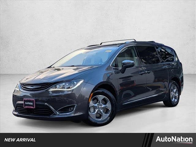 2018 Chrysler Pacifica Hybrid Limited FWD
