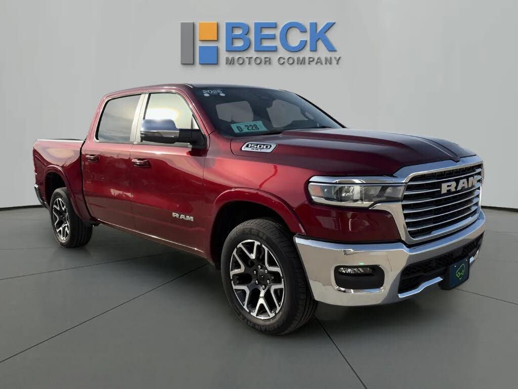 2025 RAM 1500 Laramie Crew Cab 4WD