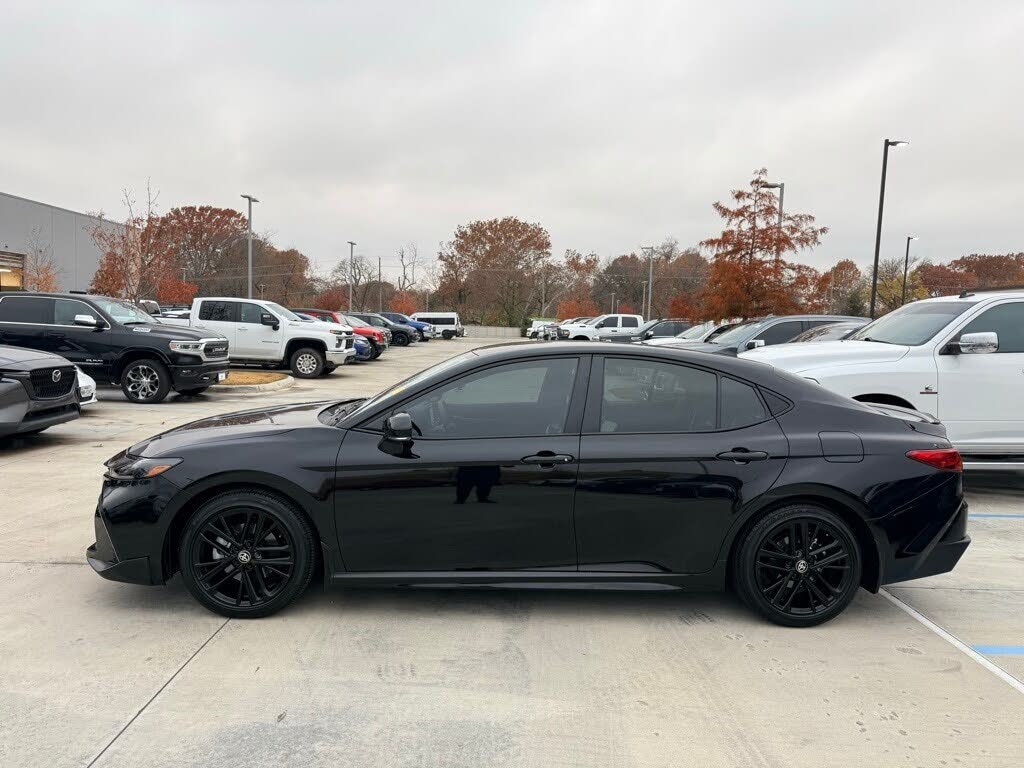 2025 Toyota Camry SE FWD