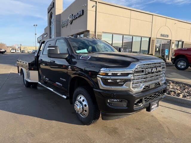 2026 RAM 3500 Chassis Big Horn Crew Cab LB DRW 4WD