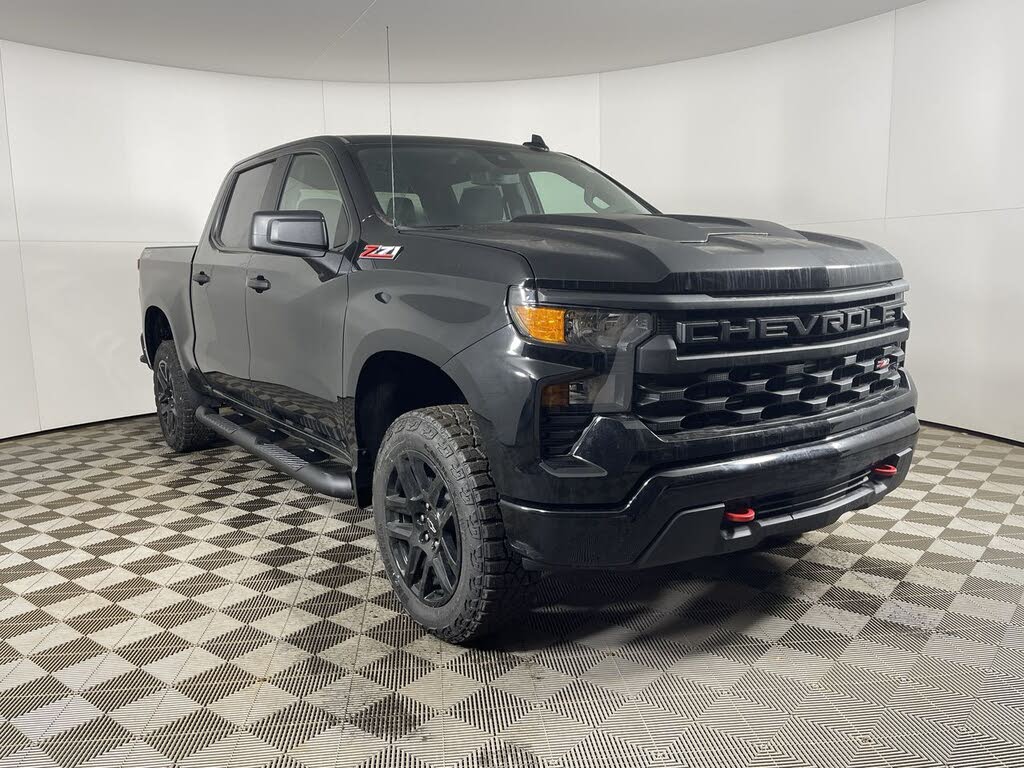 Chevrolet Silverado 1500 Custom Trail Boss Crew Cab 4WD 2026