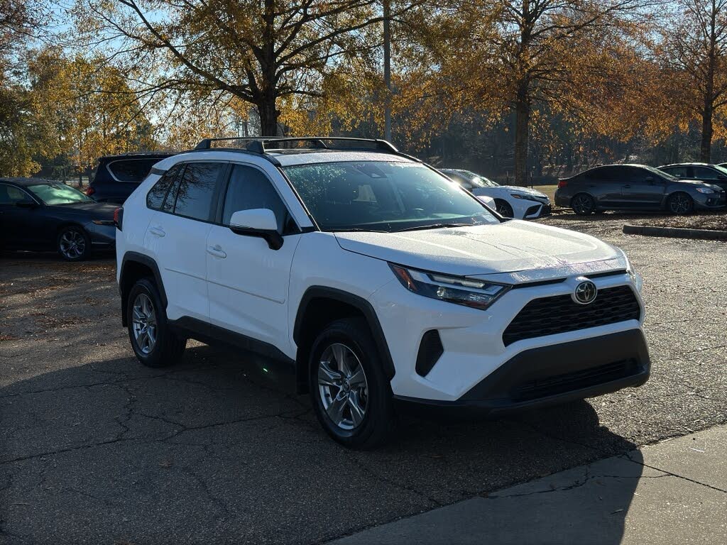 2024 Toyota RAV4 XLE FWD