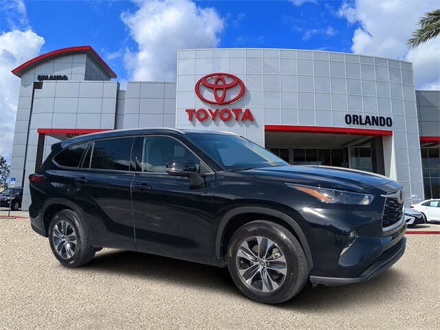 2022 Toyota Highlander XLE FWD