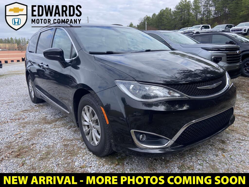 2017 Chrysler Pacifica Touring L FWD