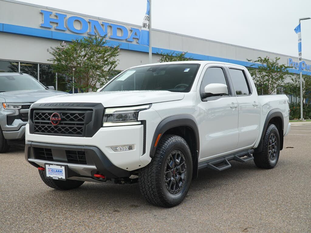 2024 Nissan Frontier PRO-4X Crew Cab 4WD