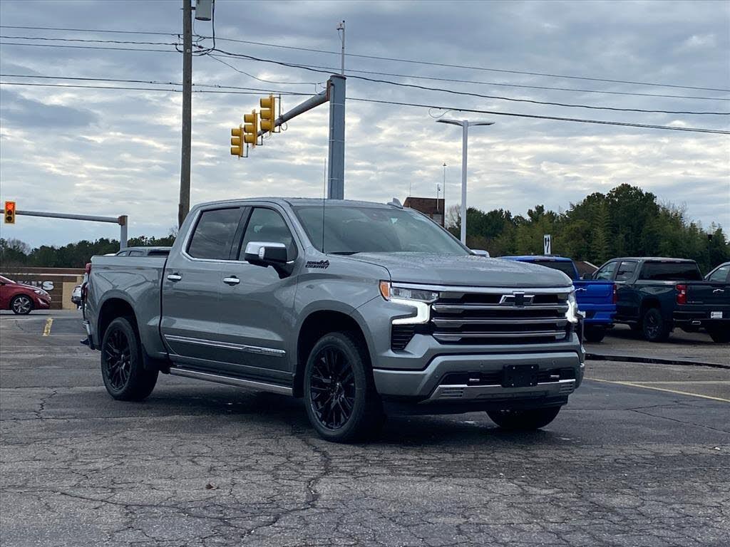 2026 Chevrolet Silverado 1500 High Country Crew Cab 4WD