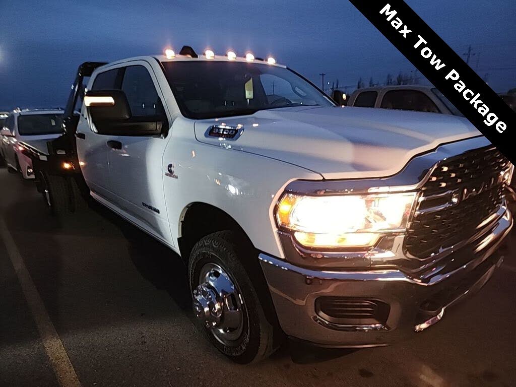 2024 RAM 3500 Chassis SLT Crew Cab LB DRW 4WD