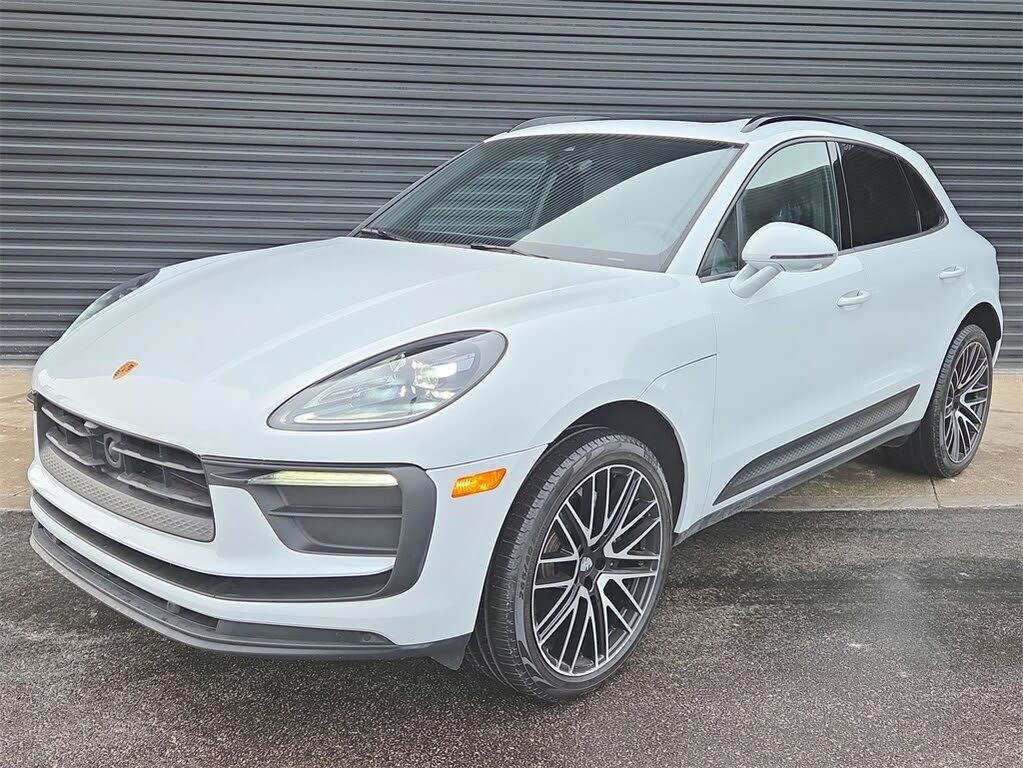 2022 Porsche Macan AWD