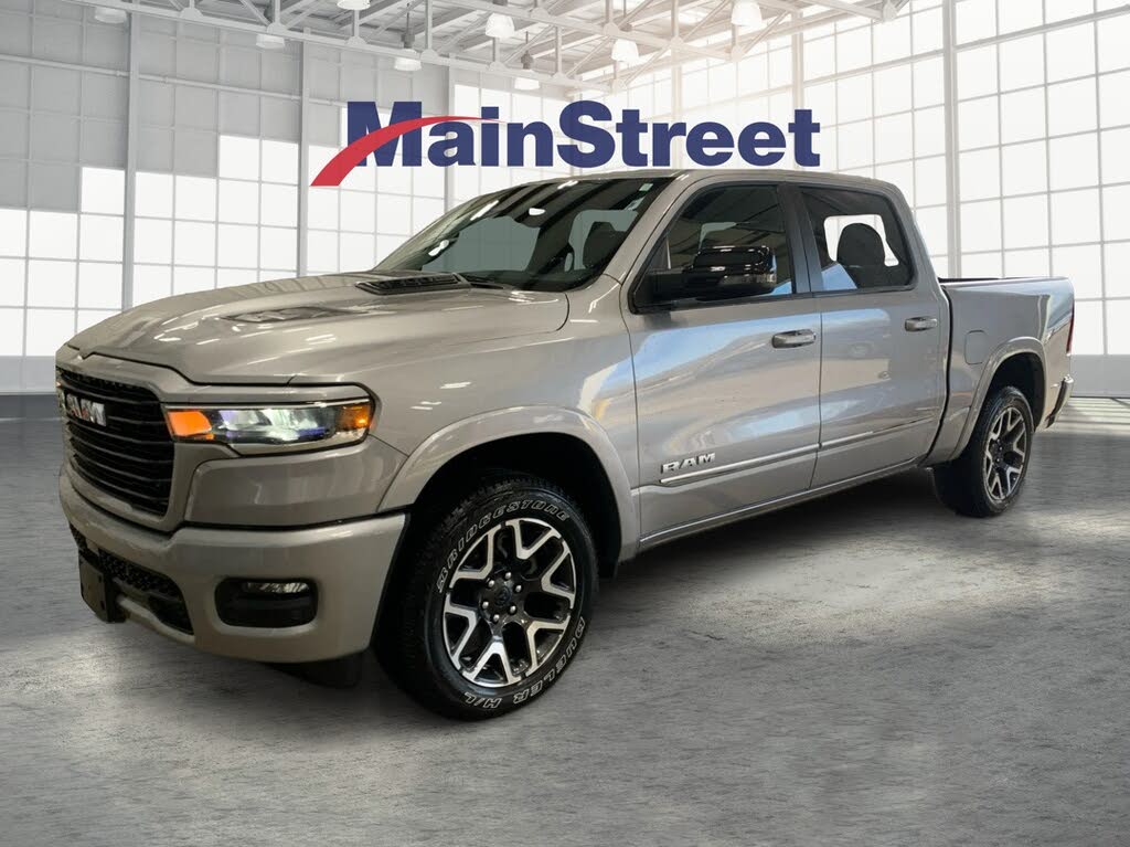 2025 RAM 1500 Laramie Crew Cab 4WD