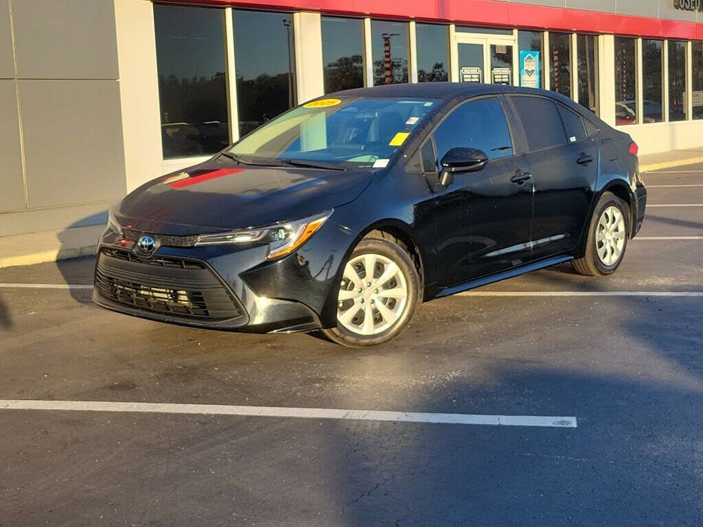 2025 Toyota Corolla LE FWD