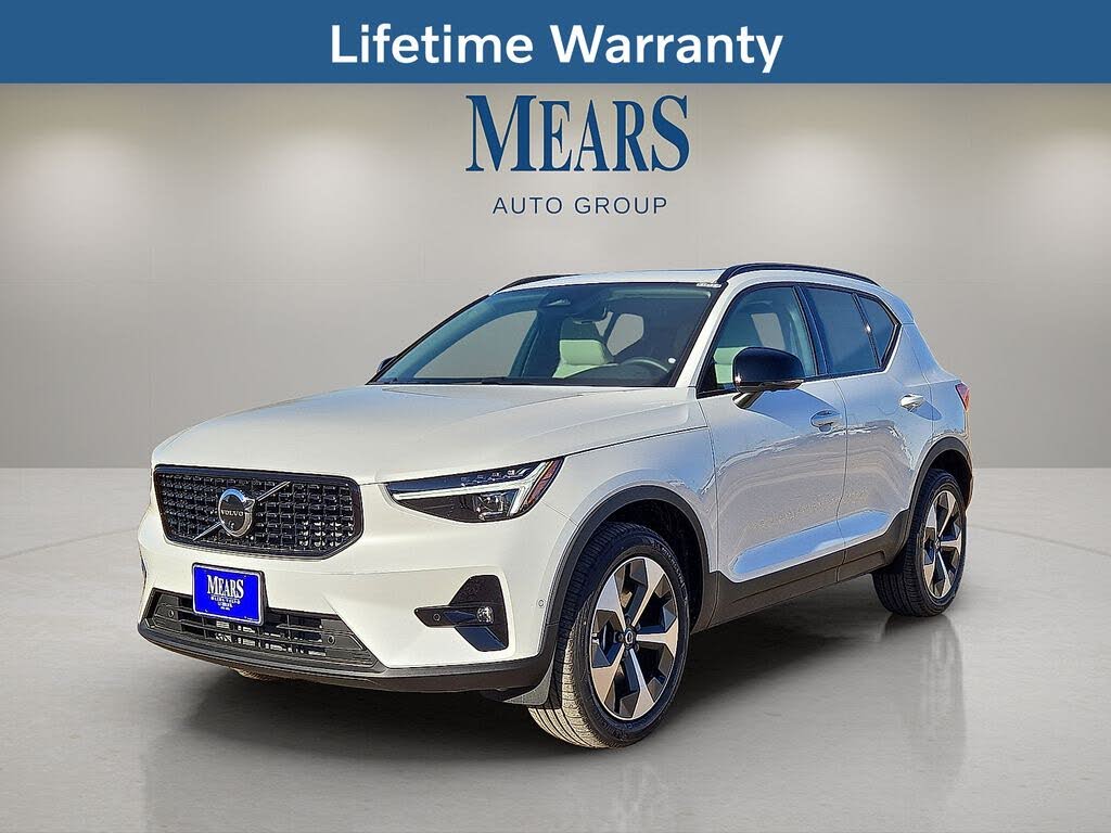 2026 Volvo XC40 B5 Plus AWD