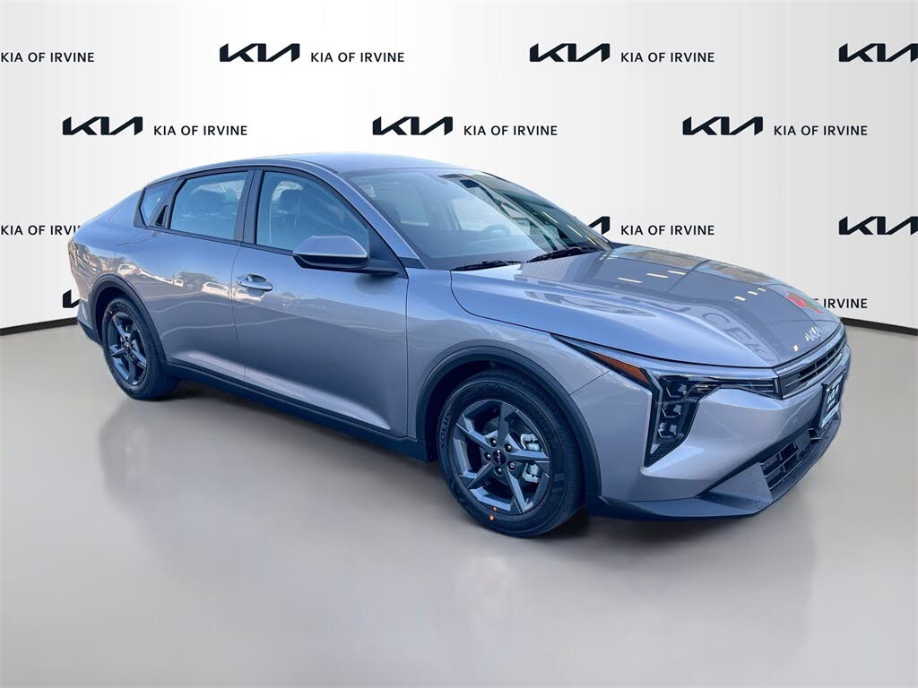 2026 Kia K4 LXS FWD