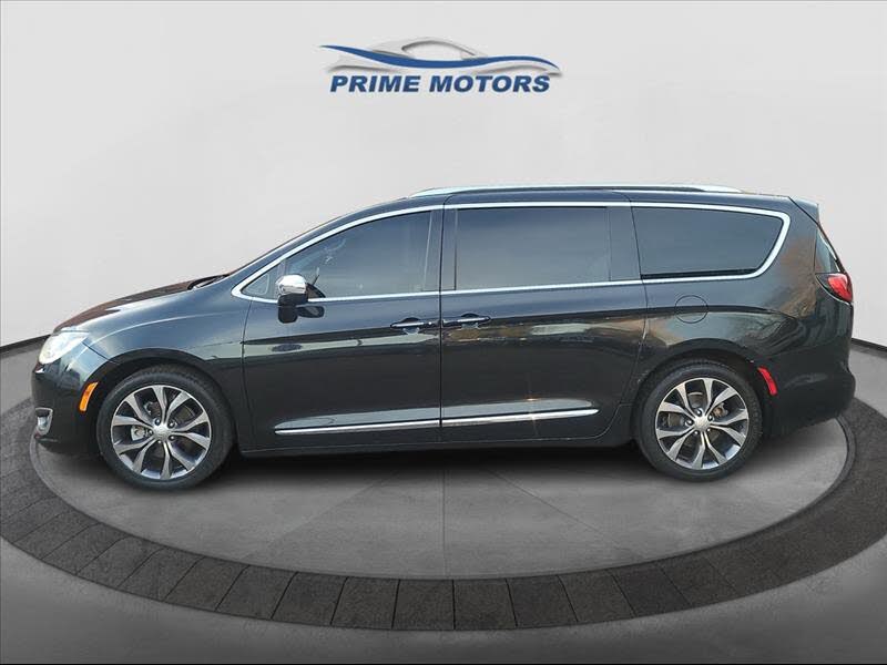 2017 Chrysler Pacifica Limited FWD
