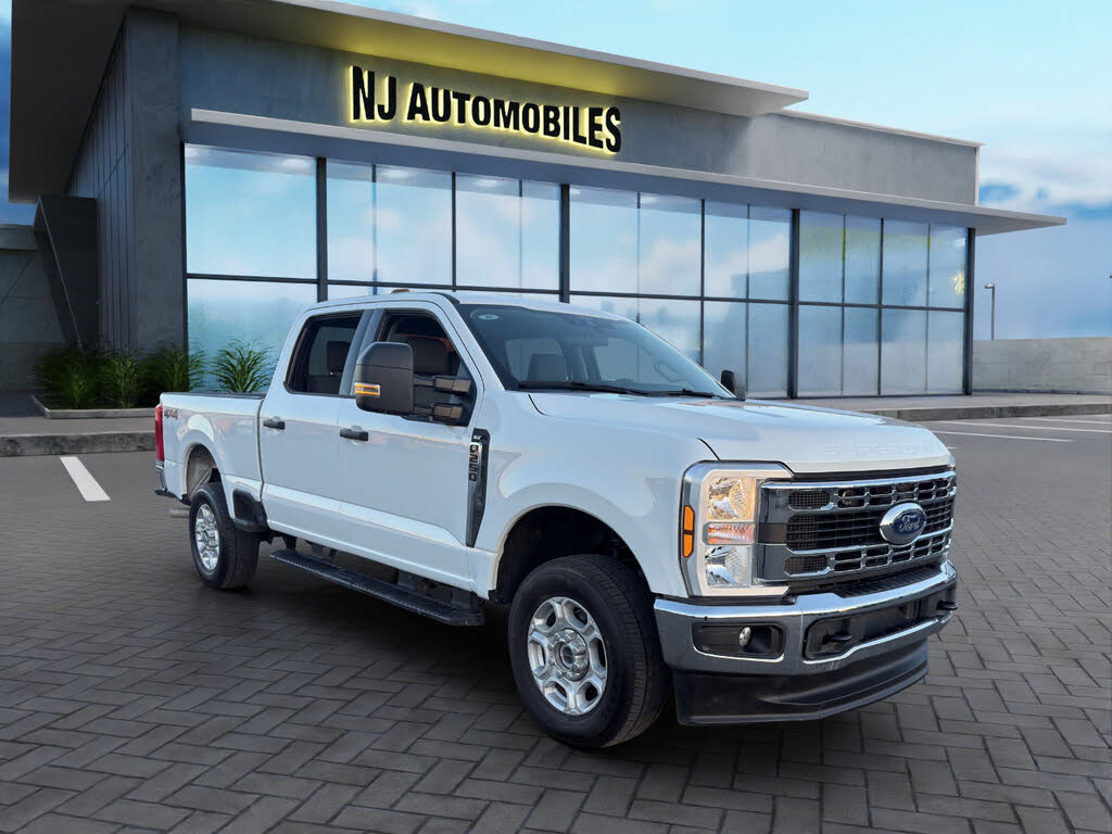2025 Ford F-250 Super Duty XLT Crew Cab 4WD