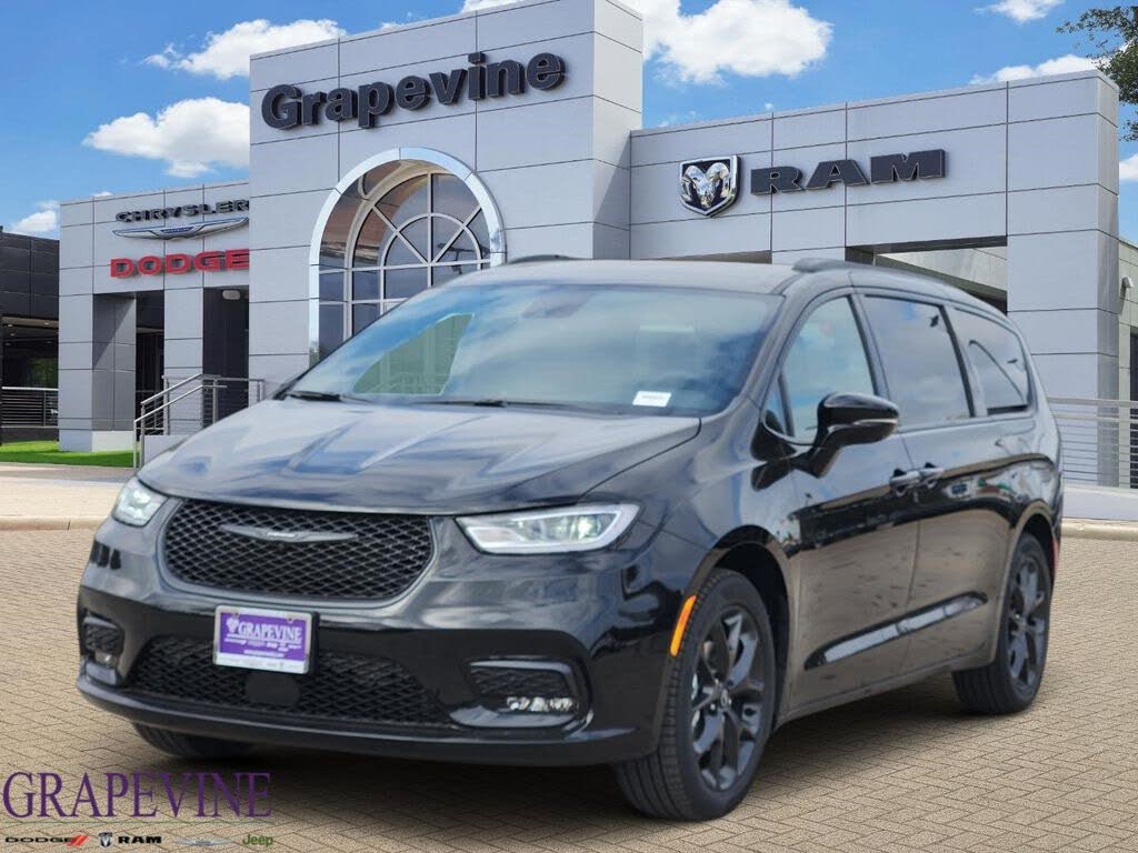 2026 Chrysler Pacifica Select FWD