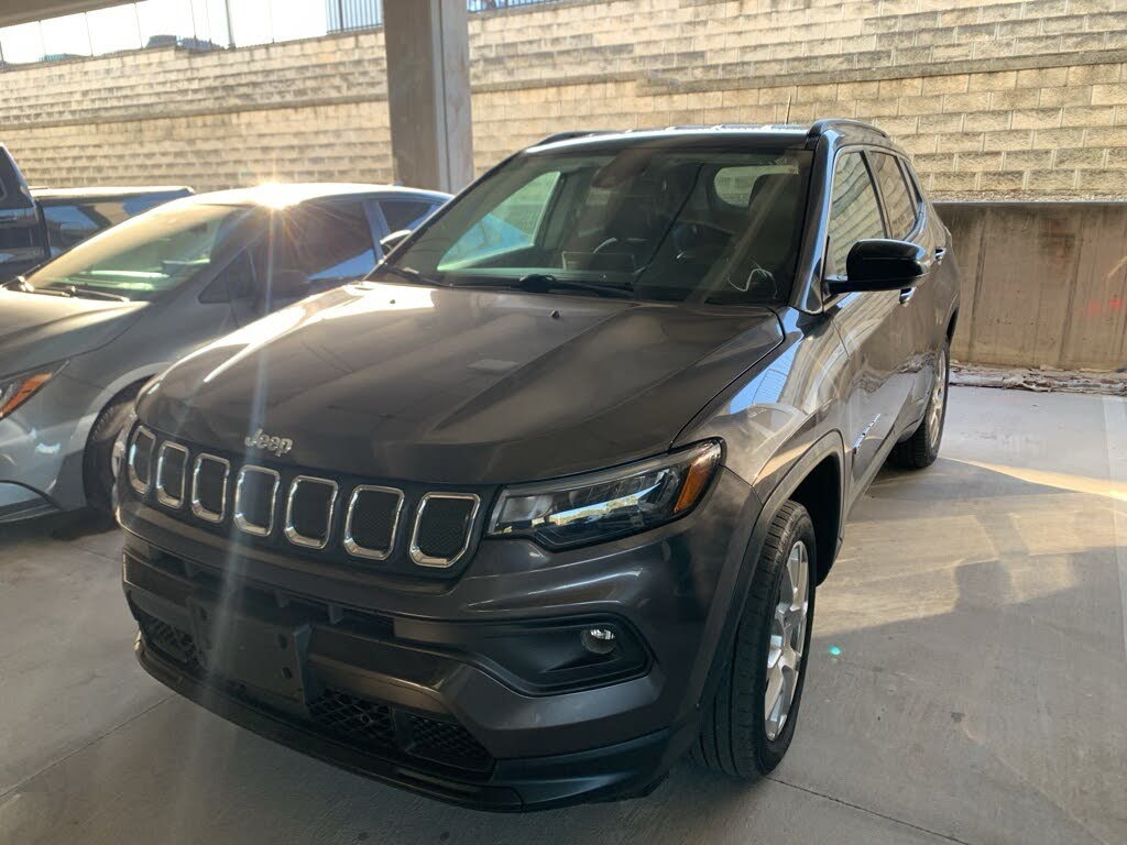 2022 Jeep Compass Latitude Lux 4WD