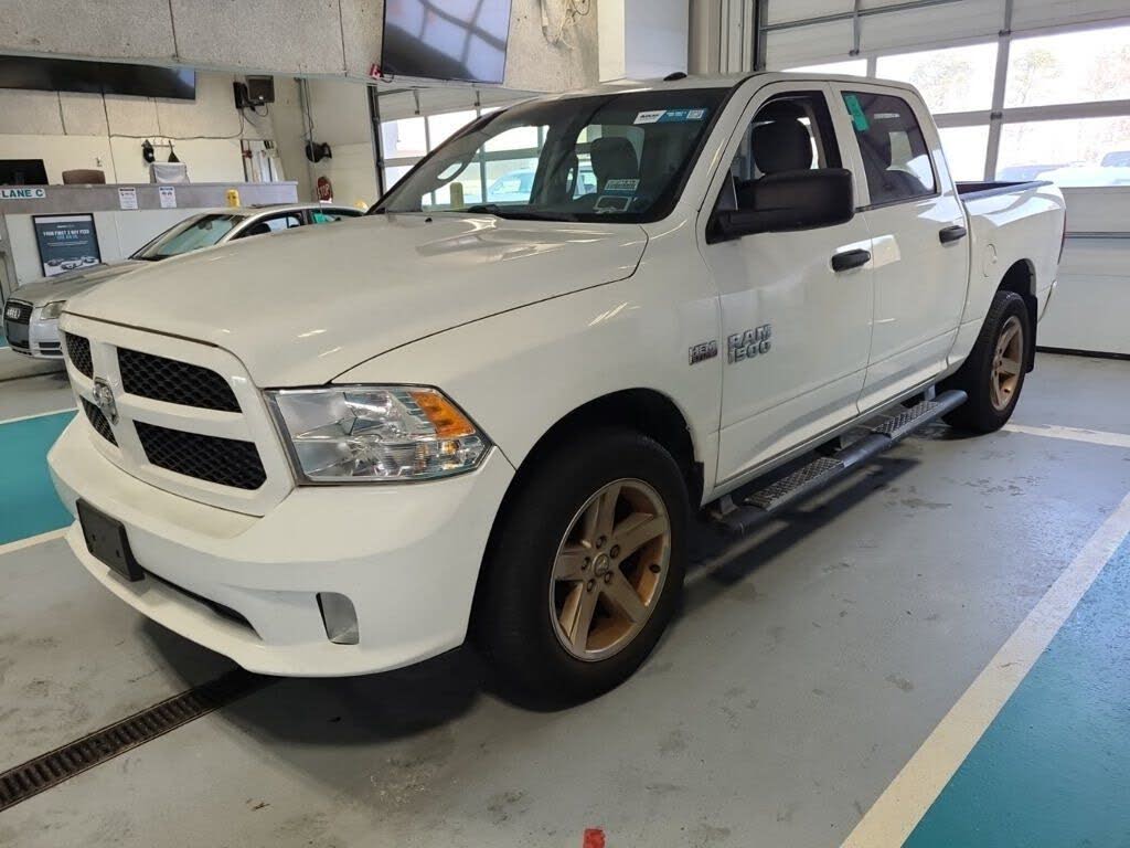 2017 RAM 1500 Express Crew Cab 4WD