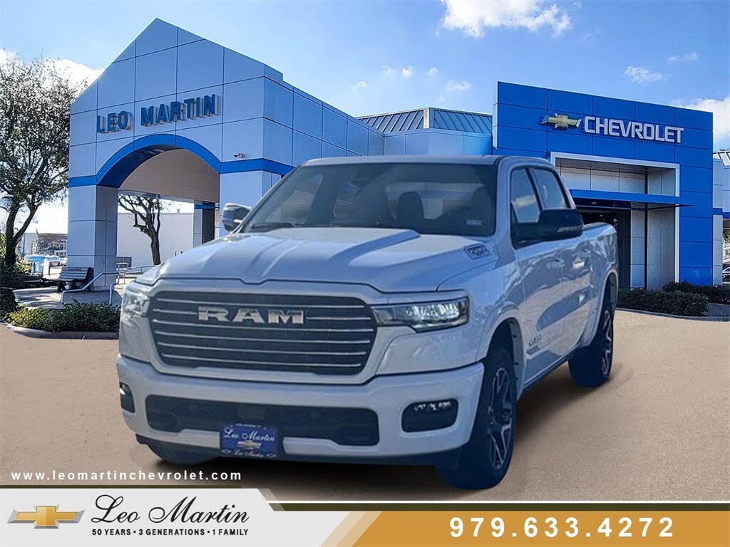 2025 RAM 1500 Laramie Crew Cab 4WD