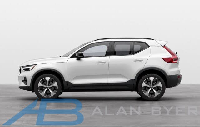 2025 Volvo XC40 B5 Plus Dark Theme AWD