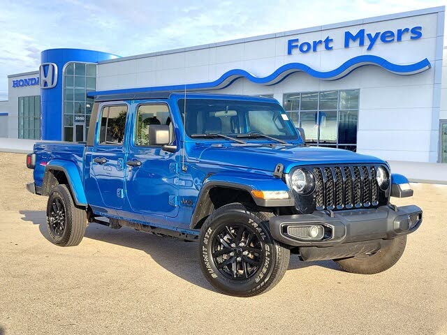 2022 Jeep Gladiator Altitude Crew Cab 4WD