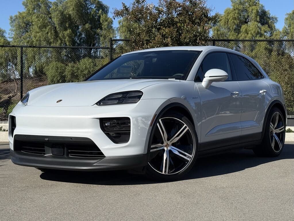 2025 Porsche Macan AWD