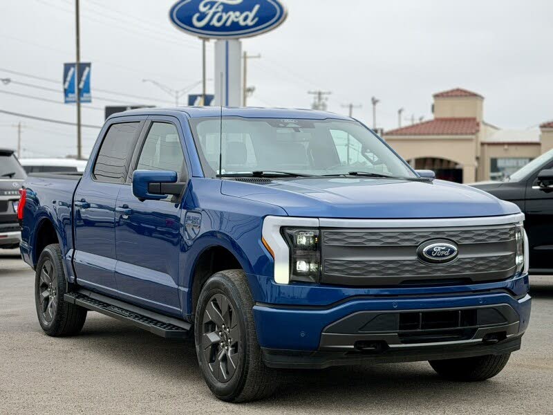 2022 Ford F-150 Lightning Lariat SuperCrew AWD