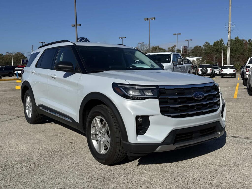 2025 Ford Explorer Active RWD