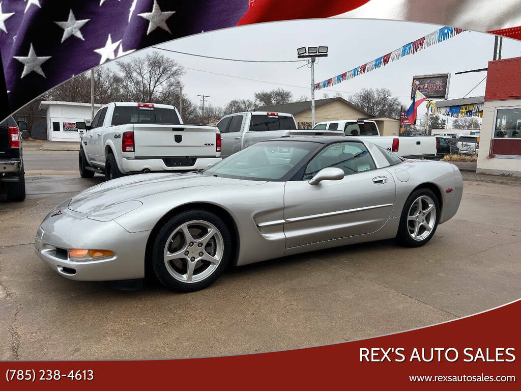 2004 Chevrolet Corvette Coupe RWD