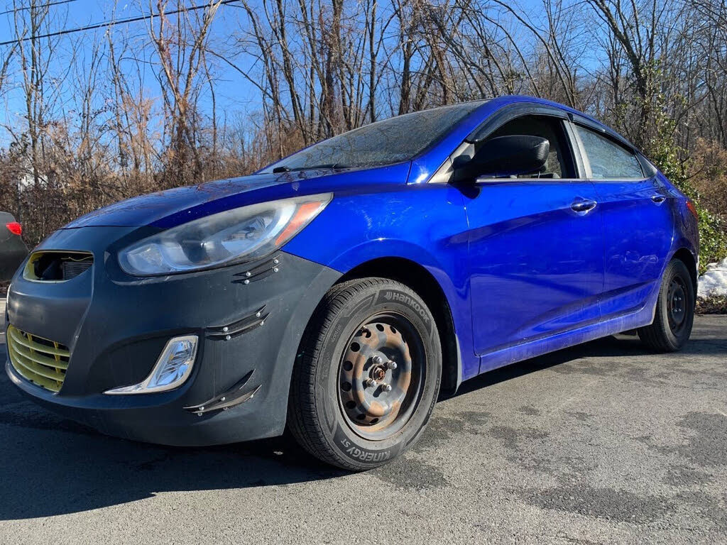 2013 Hyundai Accent GLS Sedan FWD