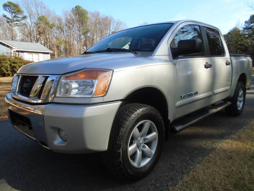 2012 Nissan Titan SV Crew Cab 4WD