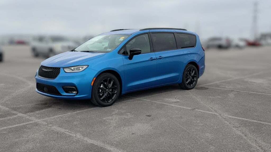 2026 Chrysler Pacifica Select FWD