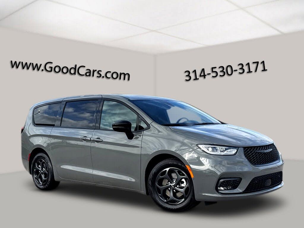 2023 Chrysler Pacifica Hybrid Limited FWD