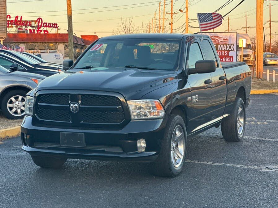 2017 RAM 1500 Express Quad Cab 4WD