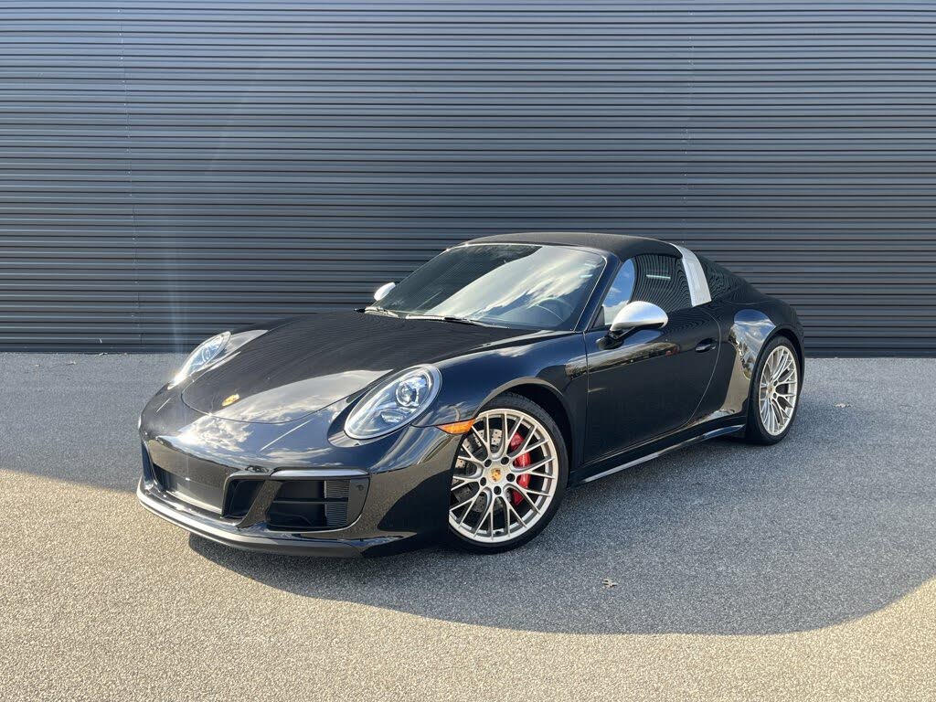 2019 Porsche 911 Targa 4 GTS Cabriolet AWD