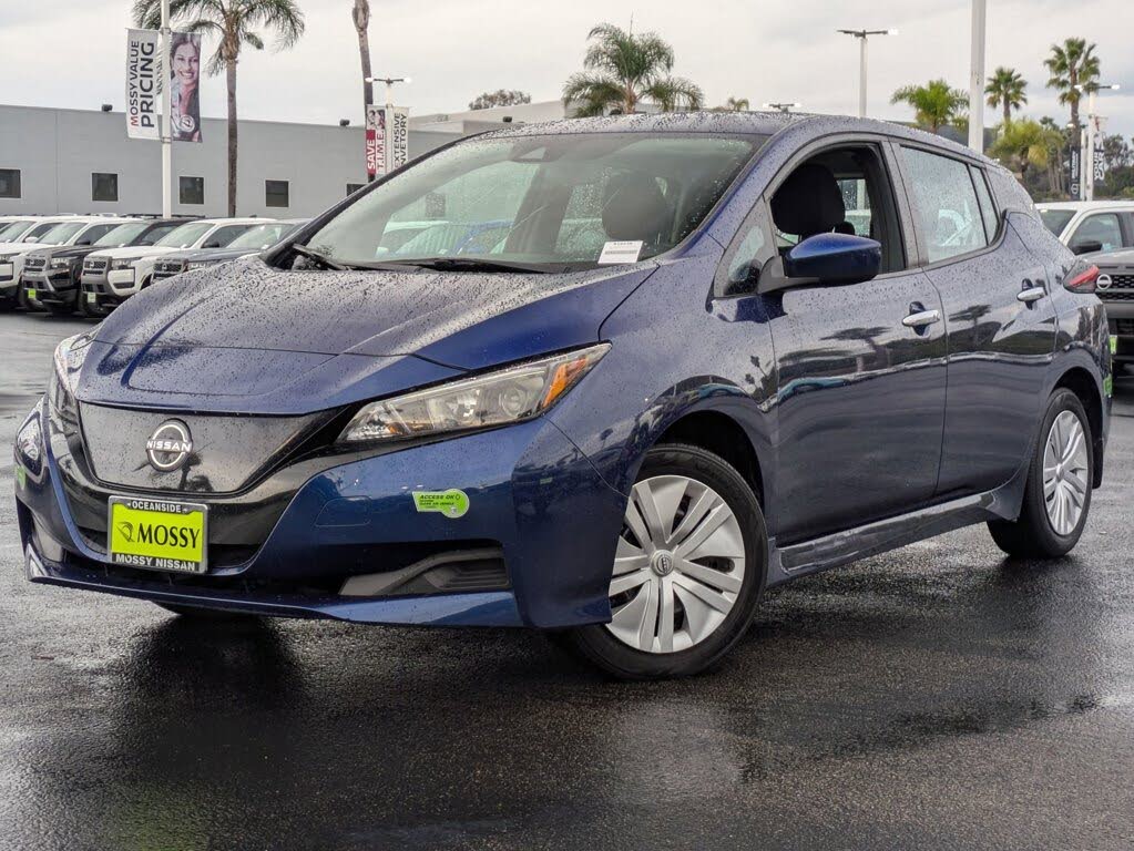 2023 Nissan LEAF S FWD