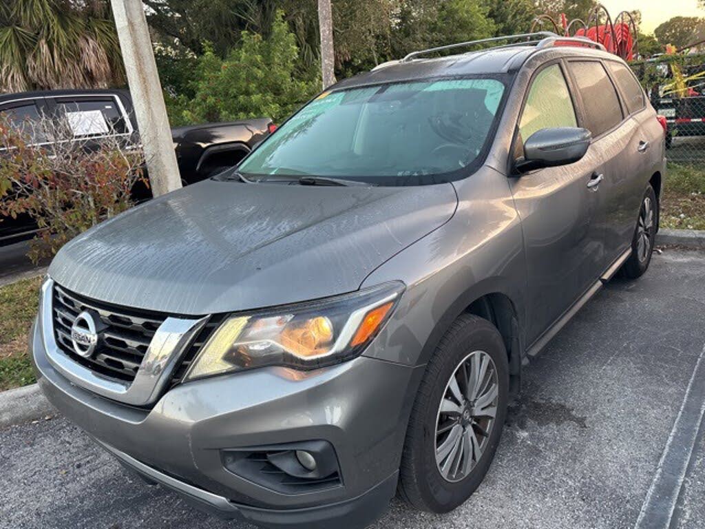 2018 Nissan Pathfinder SV