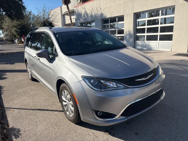 2019 Chrysler Pacifica Touring Plus FWD
