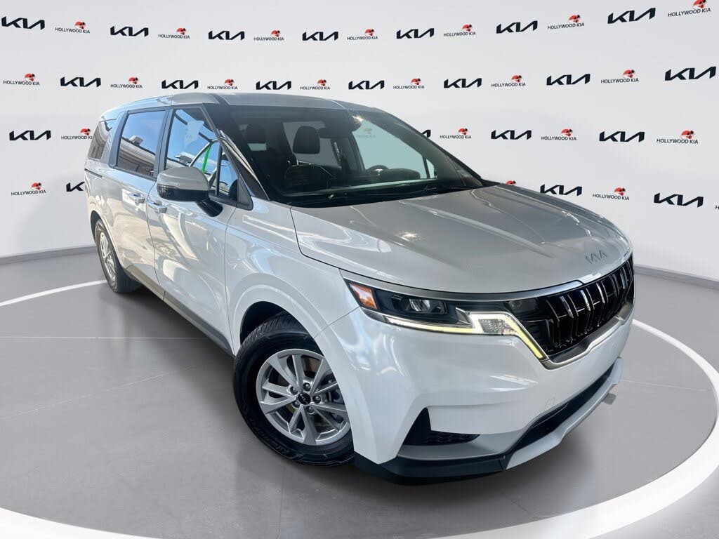 2023 Kia Carnival LX FWD
