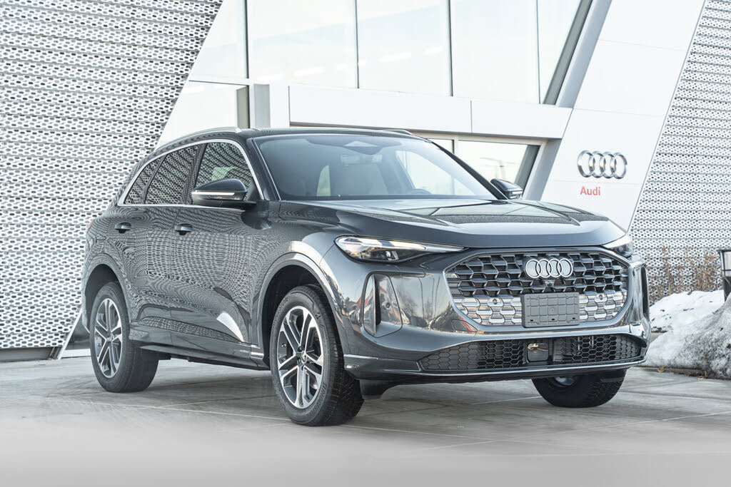 2025 Audi Q5 quattro Premium 40 TFSI