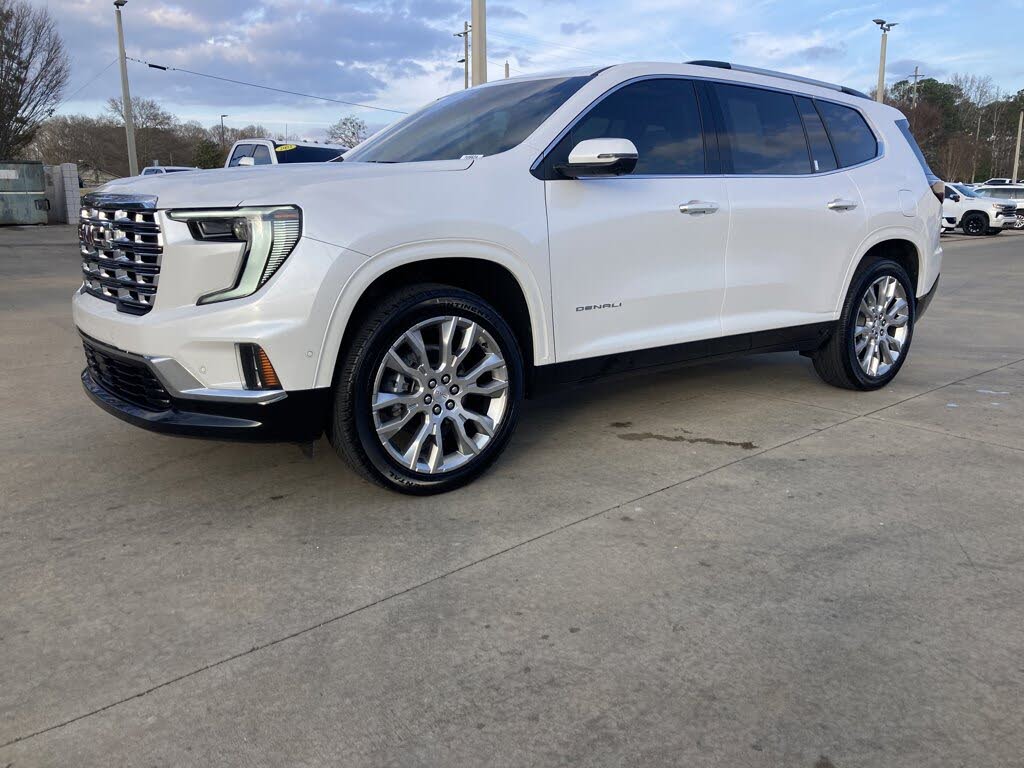 2025 GMC Acadia Denali FWD