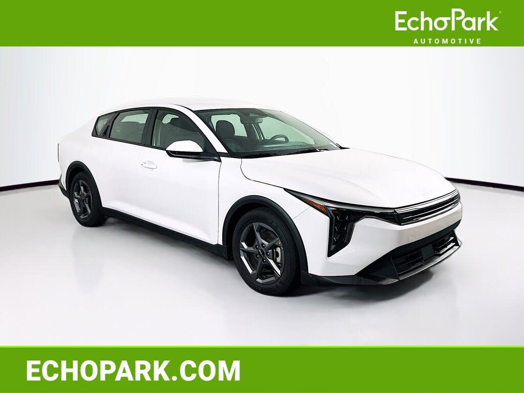 2025 Kia K4 LXS FWD