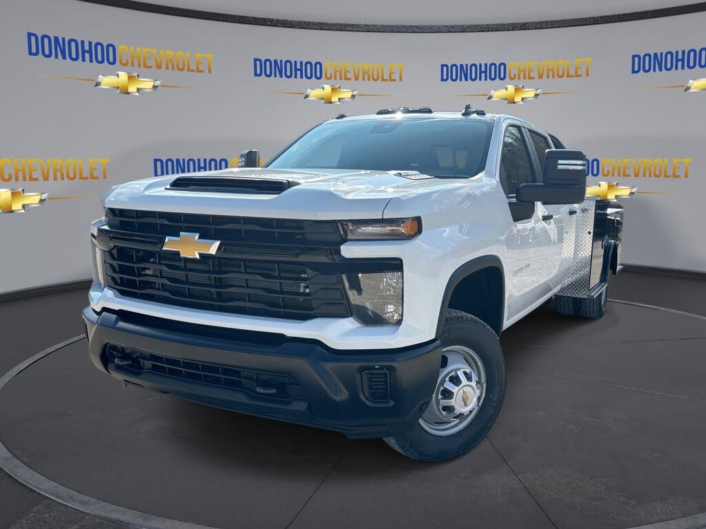 2026 Chevrolet Silverado 3500HD Chassis Work Truck Crew Cab 4WD