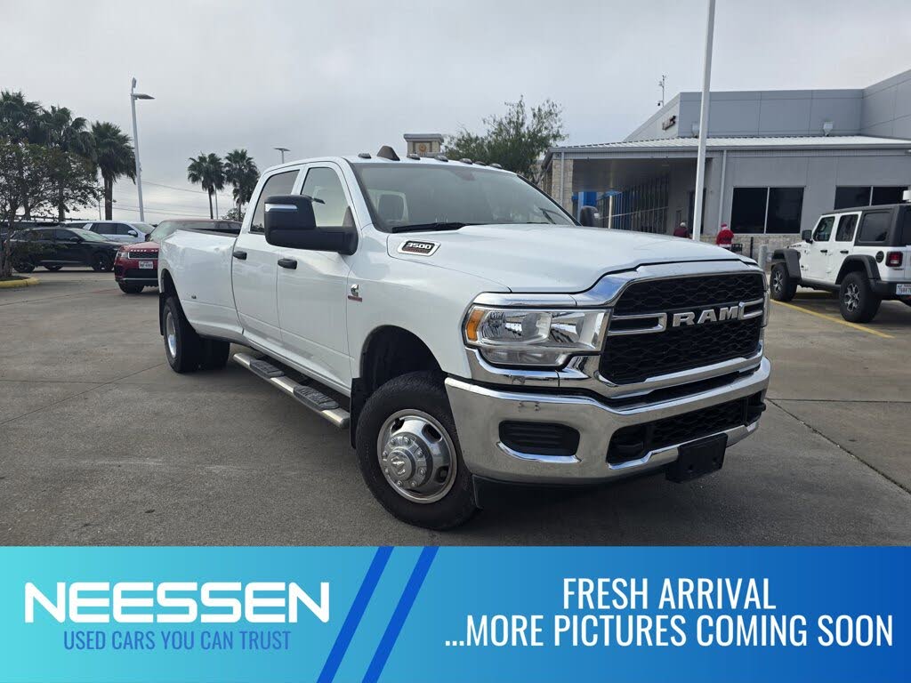 2023 RAM 3500 Tradesman Crew Cab LB DRW 4WD