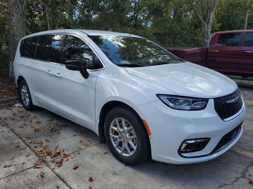 2025 Chrysler Pacifica Select FWD