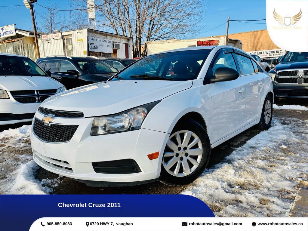 Chevrolet Cruze 2LS Sedan FWD 2011