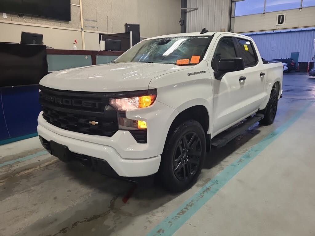 2022 Chevrolet Silverado 1500 Custom Crew Cab 4WD