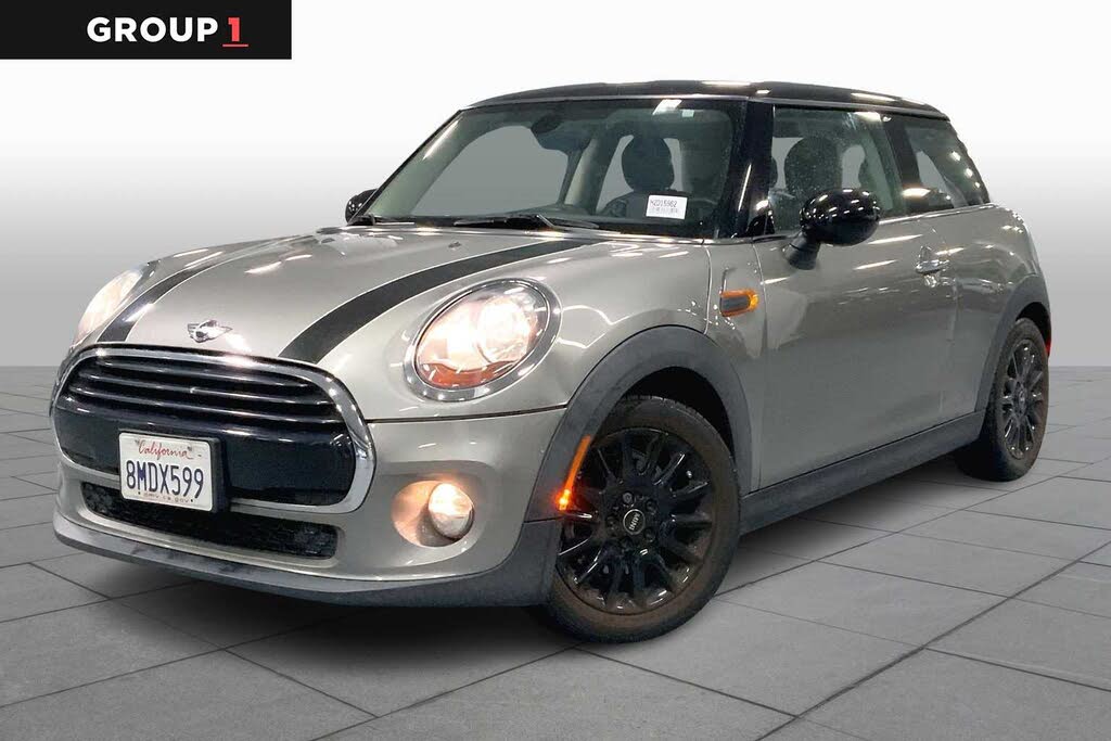 2017 MINI Cooper 2-Door Hatchback FWD