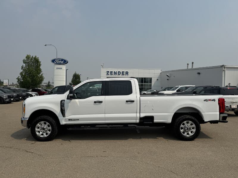 2023 Ford F-350 Super Duty XLT Crew Cab 4WD