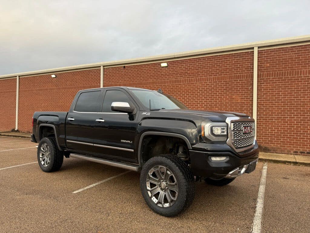 2017 GMC Sierra 1500 Denali Crew Cab 4WD