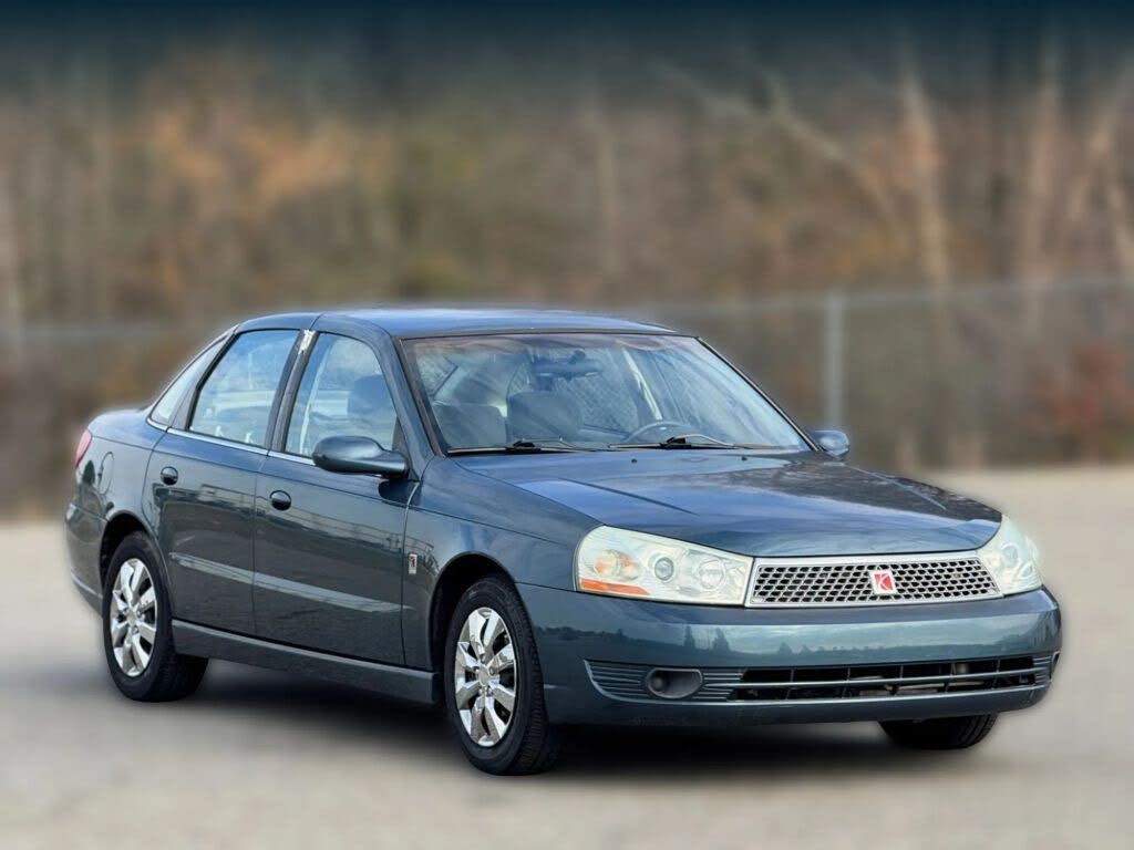 2004 Saturn L300 1 Sedan